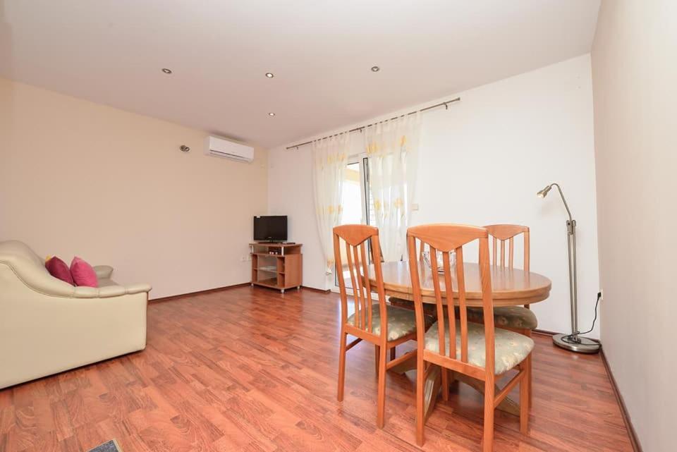 Sreca Apartment Near Beach With Bbq Bibinje Εξωτερικό φωτογραφία