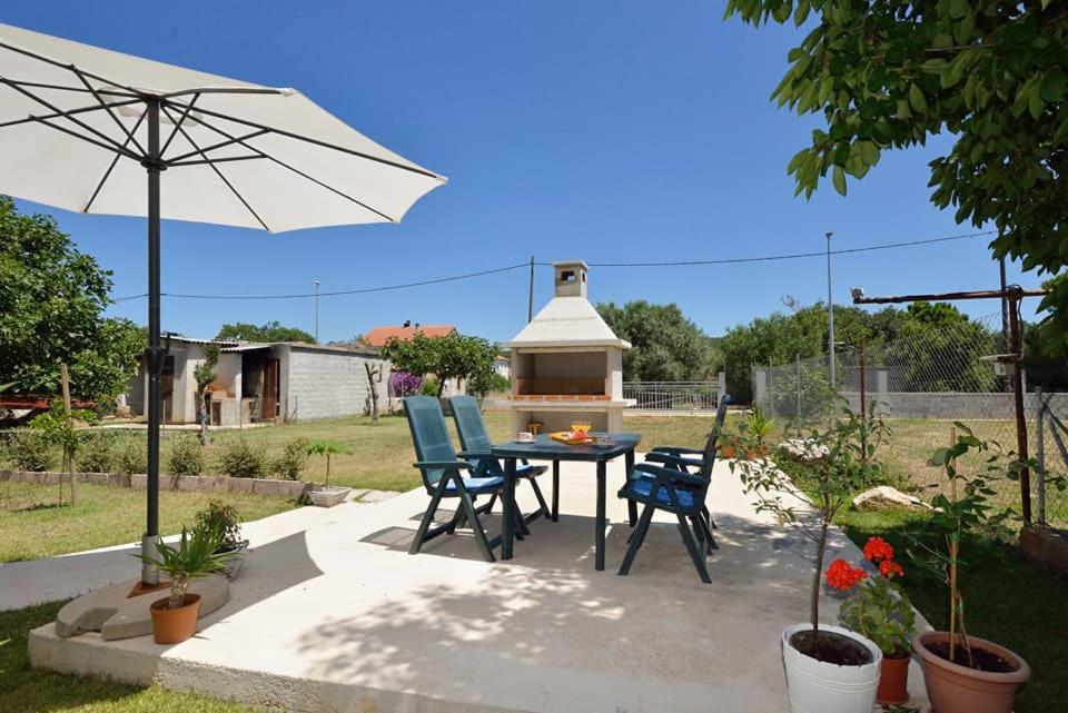 Sreca Apartment Near Beach With Bbq Bibinje Εξωτερικό φωτογραφία