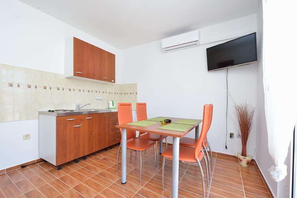 Sreca Apartment Near Beach With Bbq Bibinje Εξωτερικό φωτογραφία