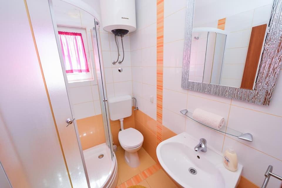 Sreca Apartment Near Beach With Bbq Bibinje Εξωτερικό φωτογραφία