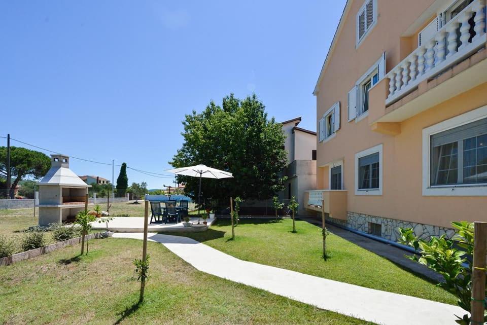 Sreca Apartment Near Beach With Bbq Bibinje Εξωτερικό φωτογραφία