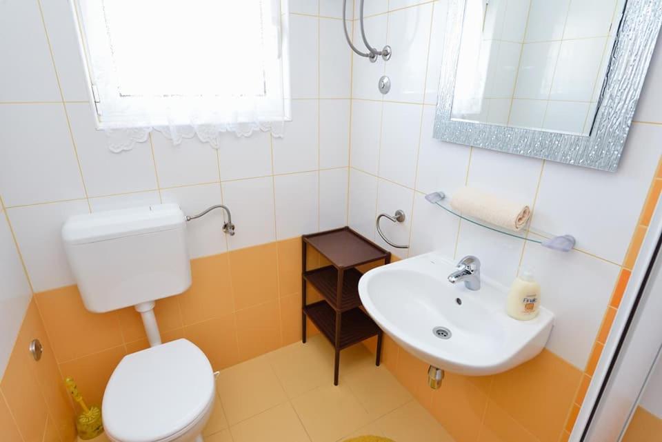 Sreca Apartment Near Beach With Bbq Bibinje Εξωτερικό φωτογραφία