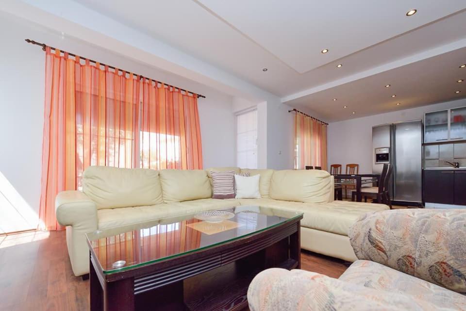 Sreca Apartment Near Beach With Bbq Bibinje Εξωτερικό φωτογραφία