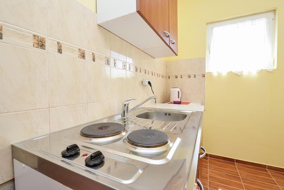 Sreca Apartment Near Beach With Bbq Bibinje Εξωτερικό φωτογραφία