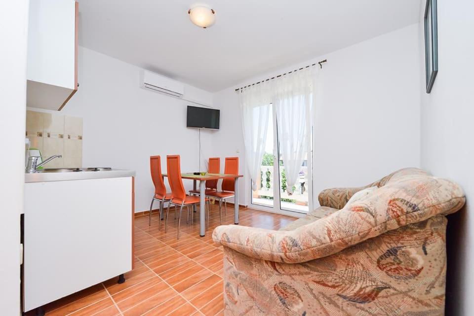 Sreca Apartment Near Beach With Bbq Bibinje Εξωτερικό φωτογραφία